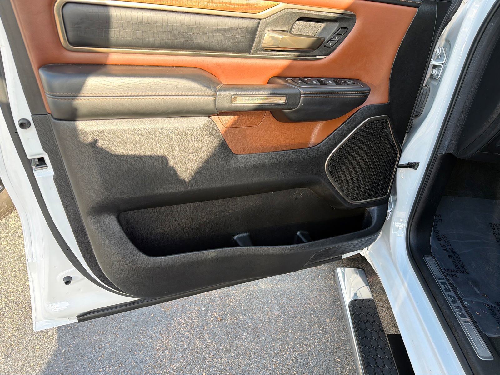 Used 2022 RAM 1500 Limited AWD/4WD image 11