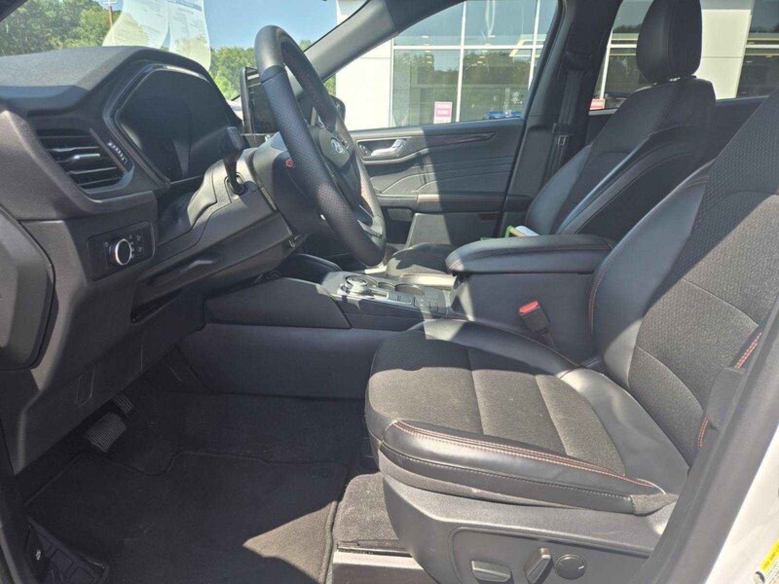 Used 2026 Ford Escape ST-Line AWD/4WD image 18