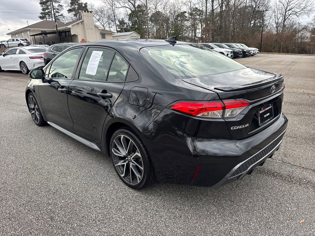 Used 2022 Toyota Corolla SE w/ SE Premium Package FWD image 5