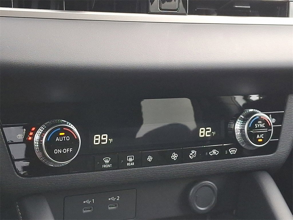 New 2026 Mitsubishi Outlander ES image 8