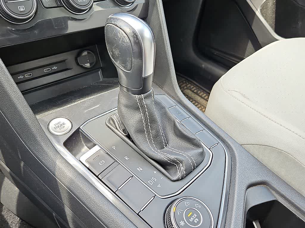 Used 2021 Volkswagen Tiguan SE AWD/4WD image 13