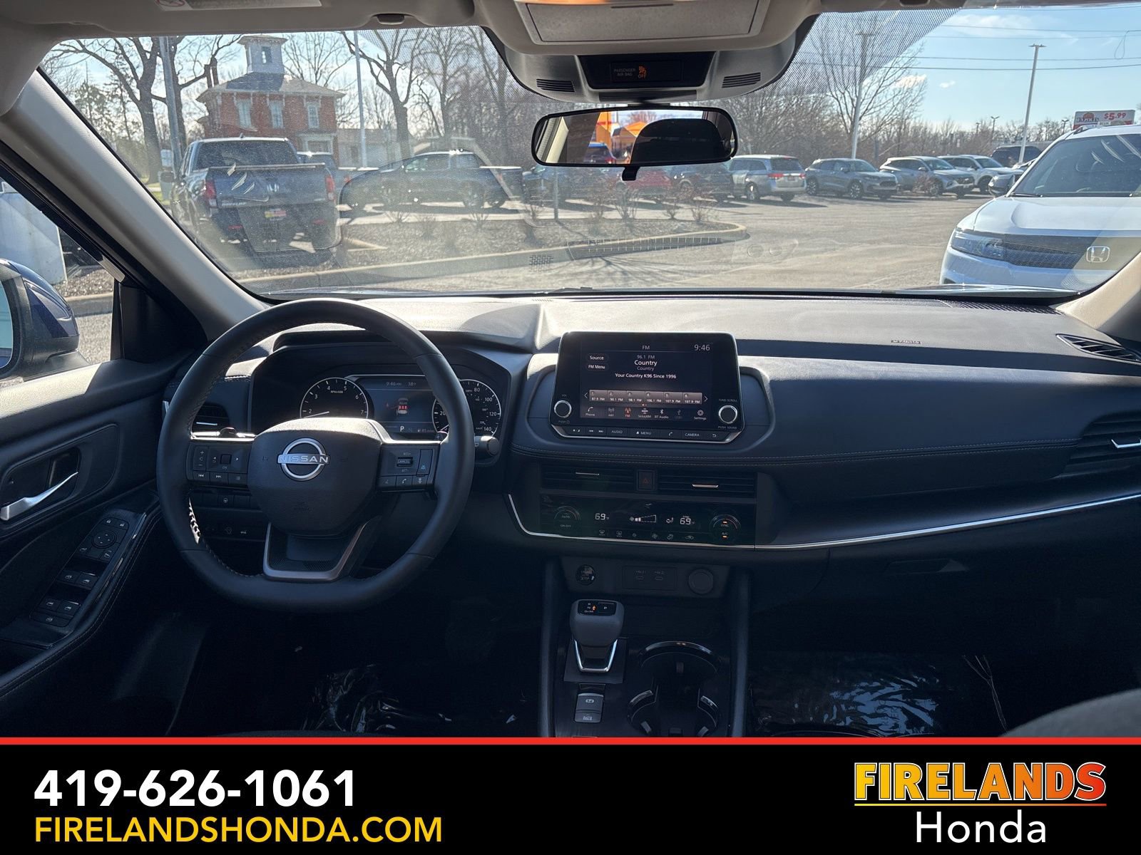 Used 2025 Nissan Rogue SV image 15