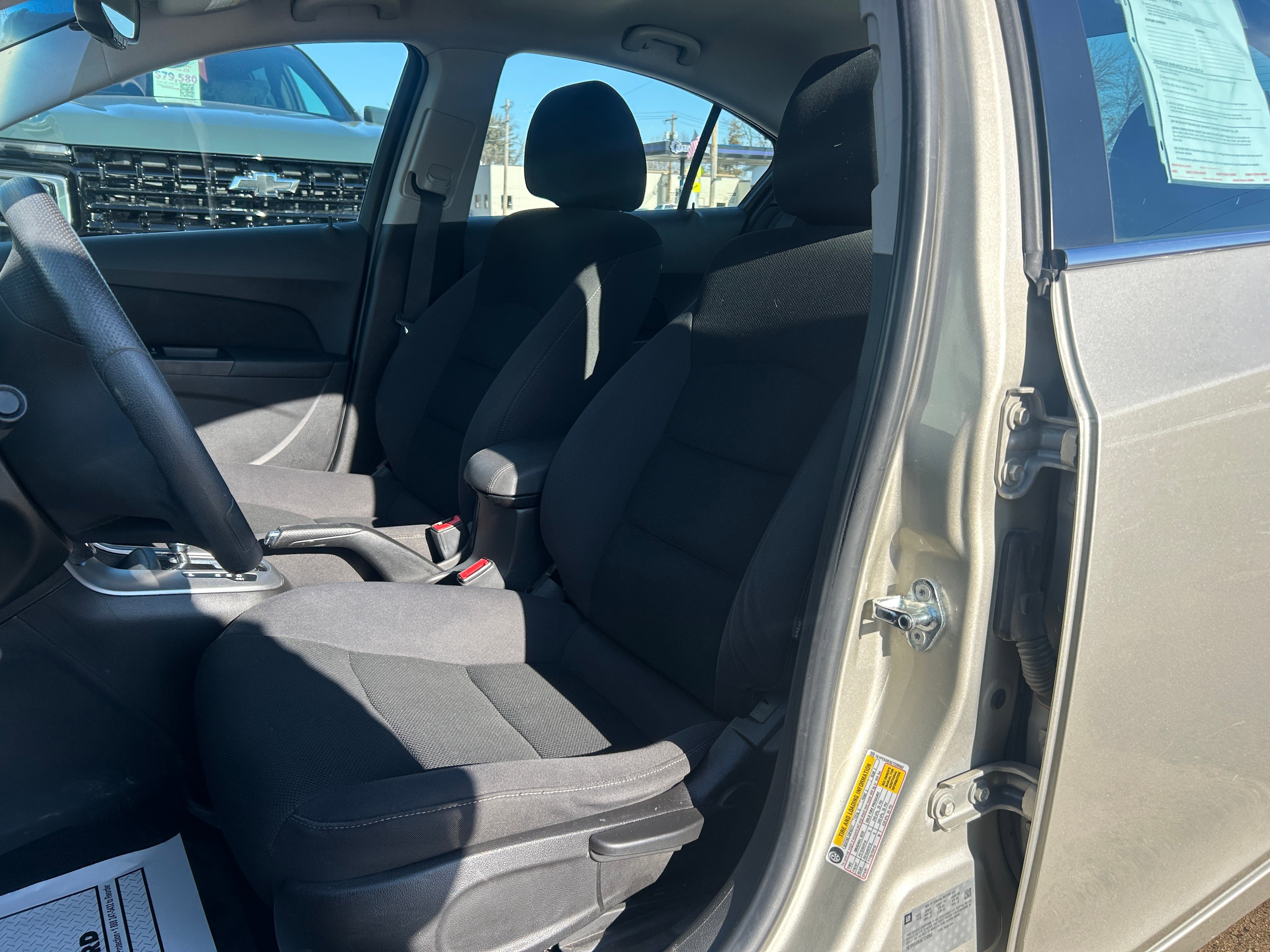 Used 2016 Chevrolet Cruze LT FWD image 16