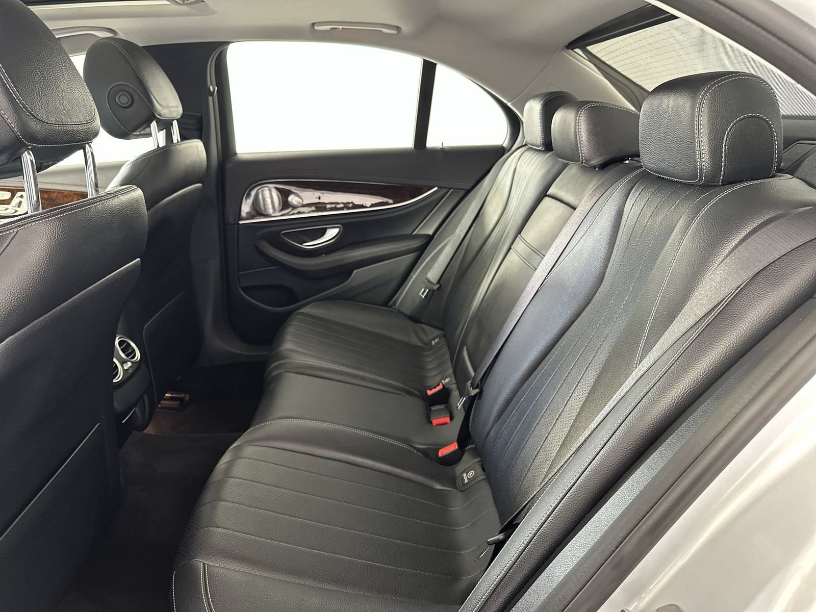 Used 2018 Mercedes-Benz E 300 4MATIC w/ Premium 2 Package (Q02) image 23