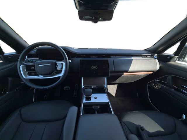 Used 2025 Land Rover Range Rover SE image 31