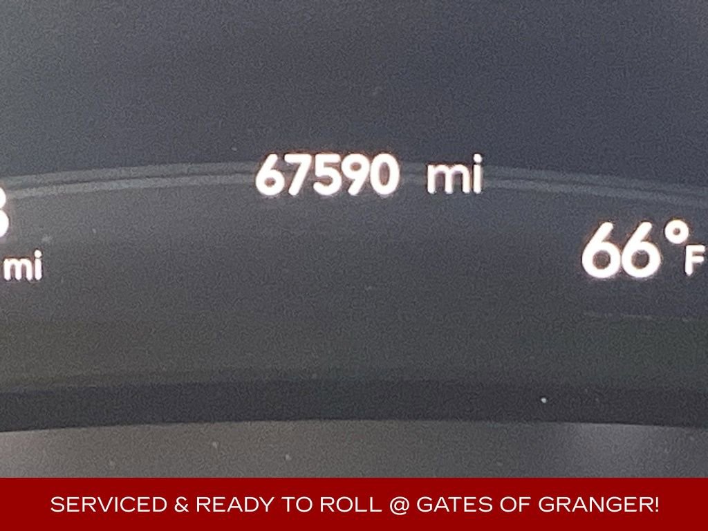 Used 2024 Chrysler Pacifica Touring-L FWD image 5