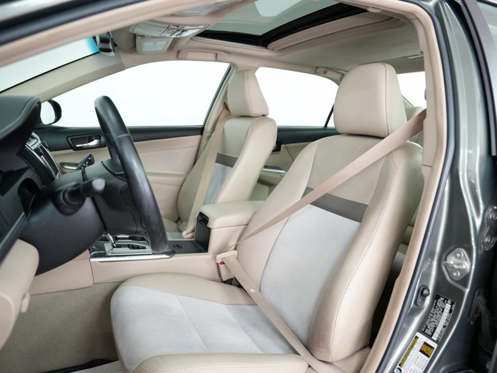 Used 2013 Toyota Camry XLE w/ Leather Pkg FWD image 46