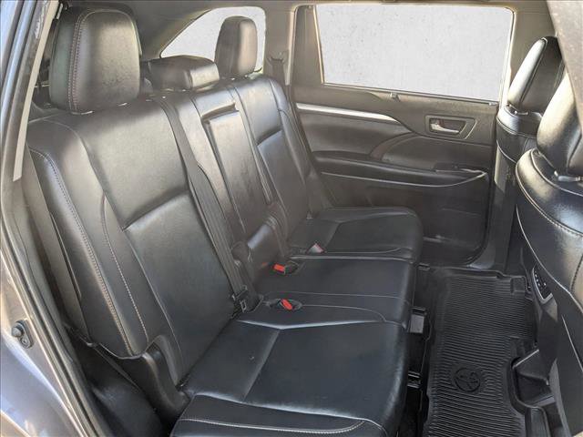 Used 2019 Toyota Highlander XLE image 20