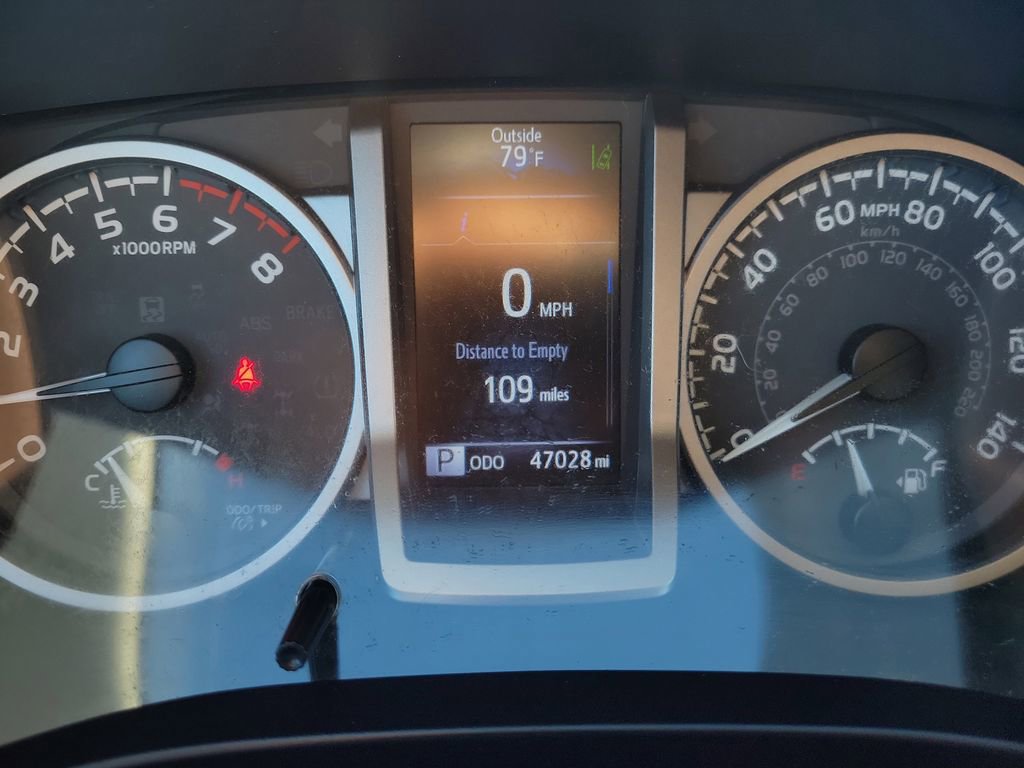 Used 2022 Toyota Tacoma SR5 w/ Technology Package image 23