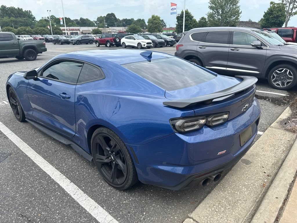 Used 2019 Chevrolet Camaro SS w/ Black Appearance Package RWD image 9