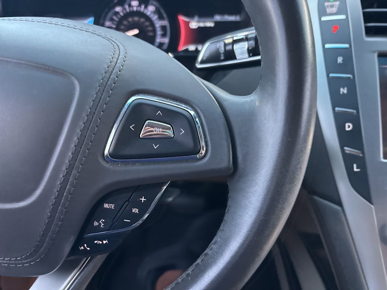 Used 2019 Lincoln MKZ Premiere image 22