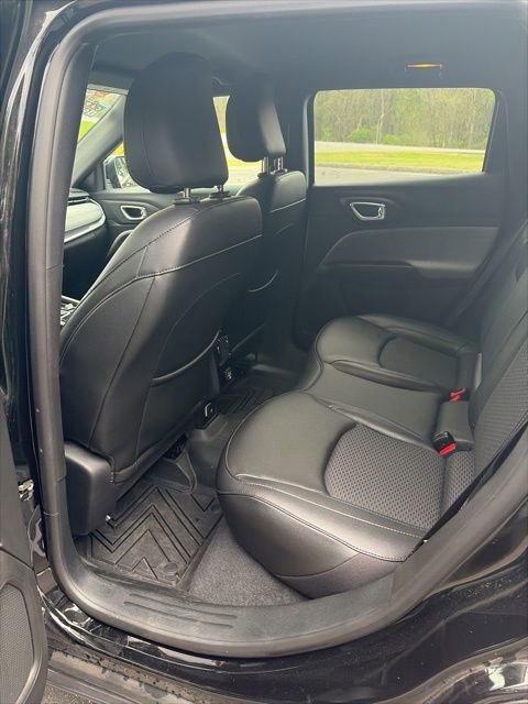 Used 2024 Jeep Compass Latitude image 27