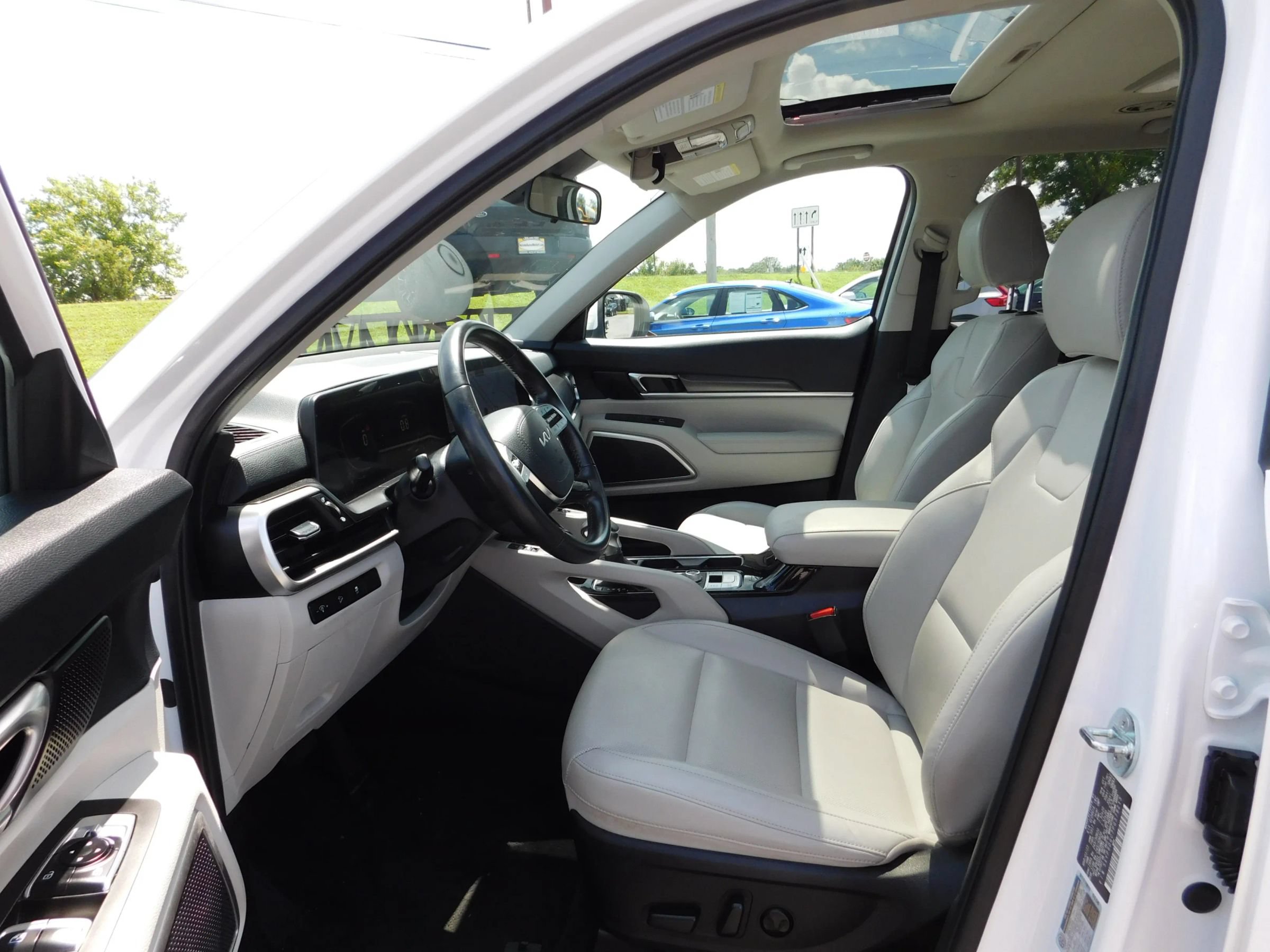 Used 2023 Kia Telluride S w/ S Sunroof Package AWD/4WD image 17