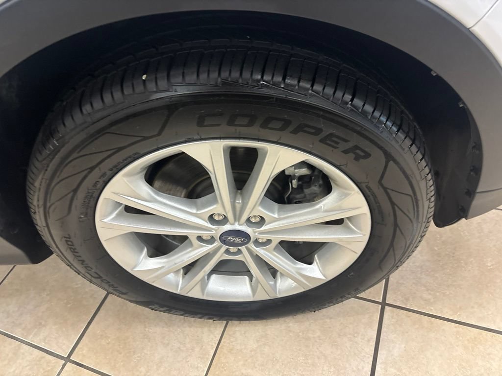 Used 2019 Ford Escape SEL AWD/4WD image 32