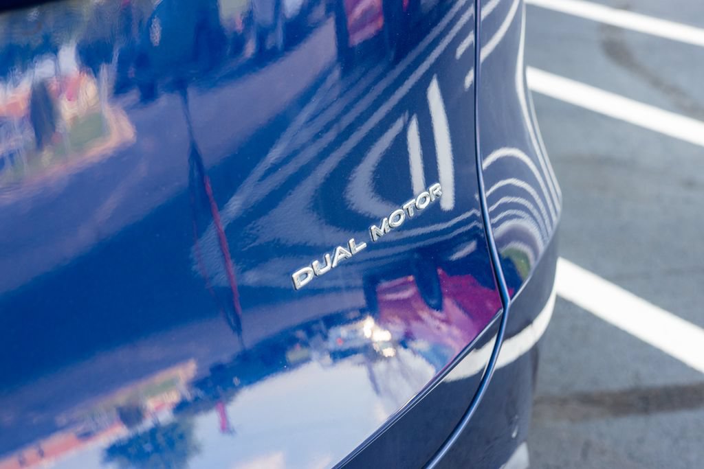 Used 2022 Tesla Model Y Long Range AWD/4WD image 17