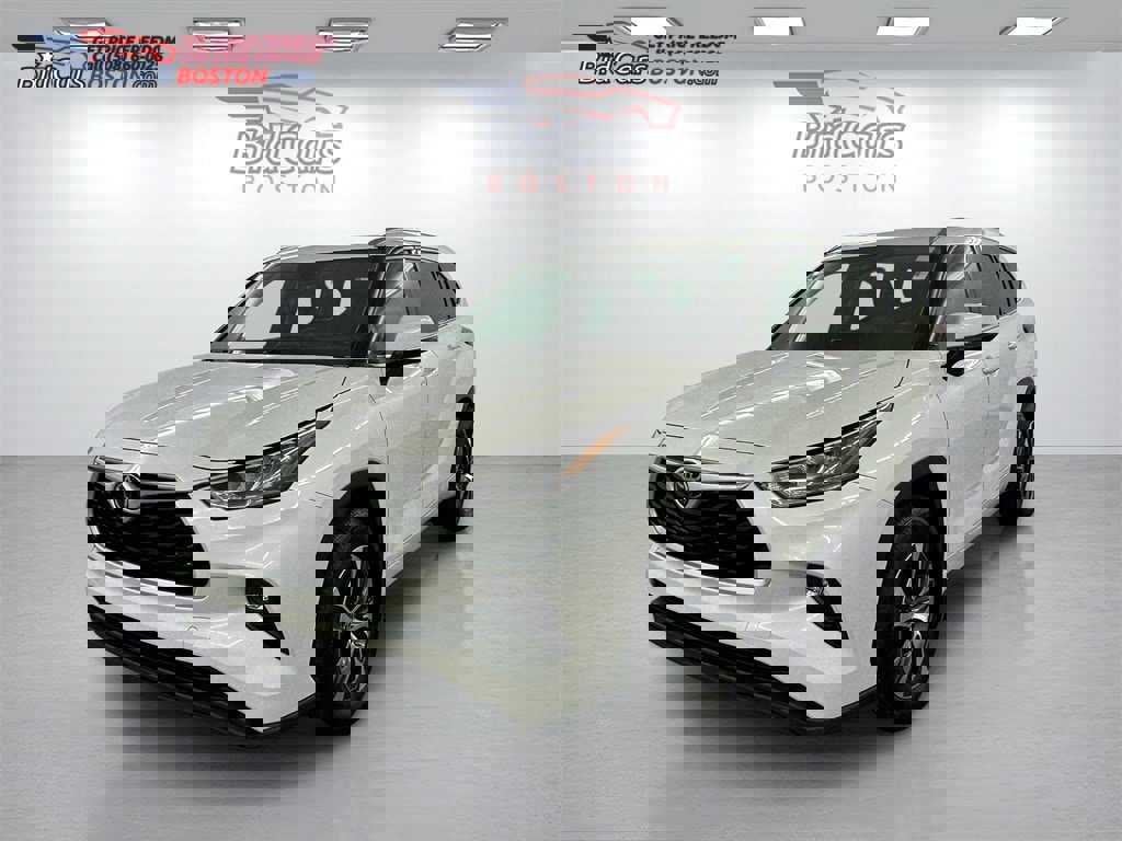 Used 2021 Toyota Highlander XLE