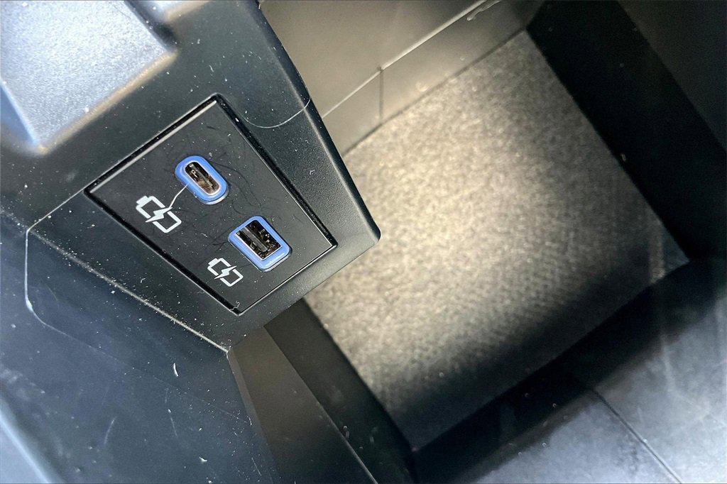 Used 2024 Toyota Sienna XLE image 22