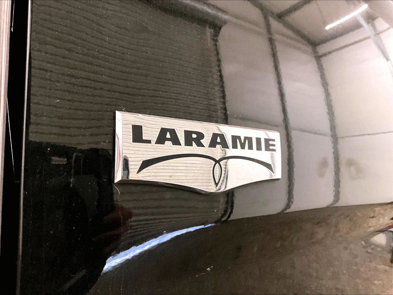 Used 2015 RAM 2500 Laramie w/ Convenience Group AWD/4WD image 14