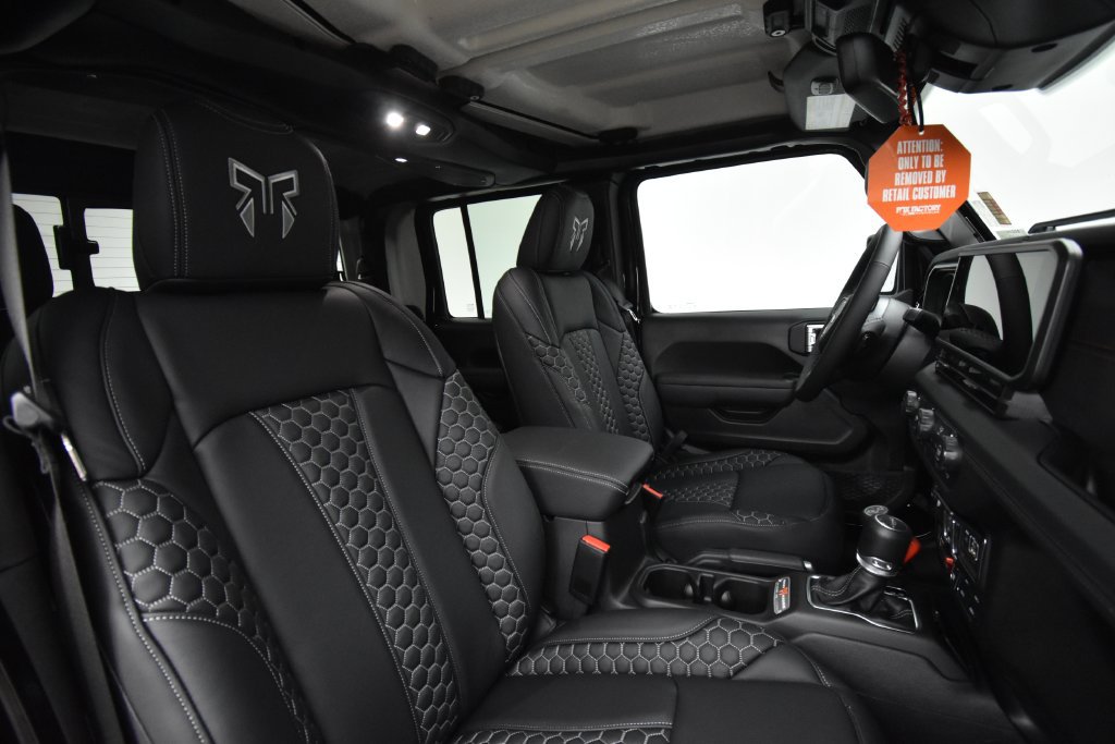 New 2026 Jeep Gladiator Rubicon w/ Technology Group AWD/4WD image 18