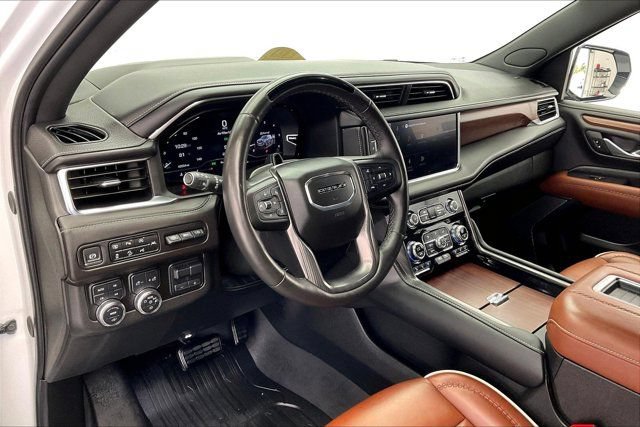 Used 2023 GMC Yukon Denali Ultimate AWD/4WD image 14