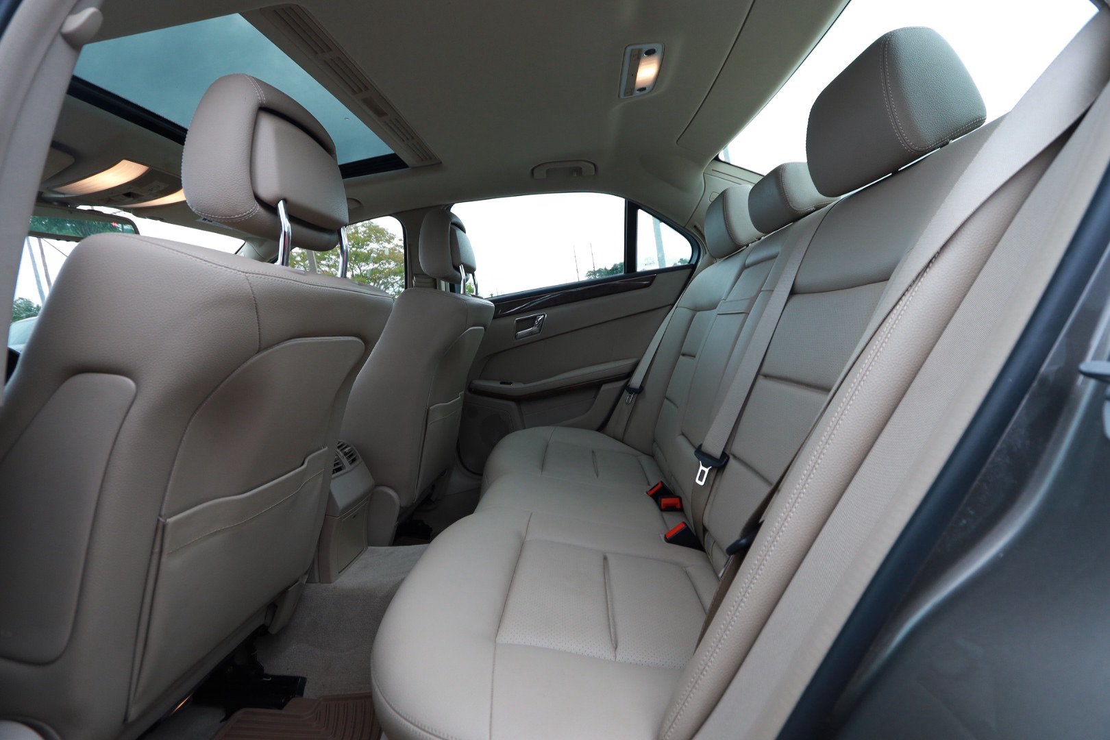 Used 2011 Mercedes-Benz E 350 4MATIC Sedan image 22