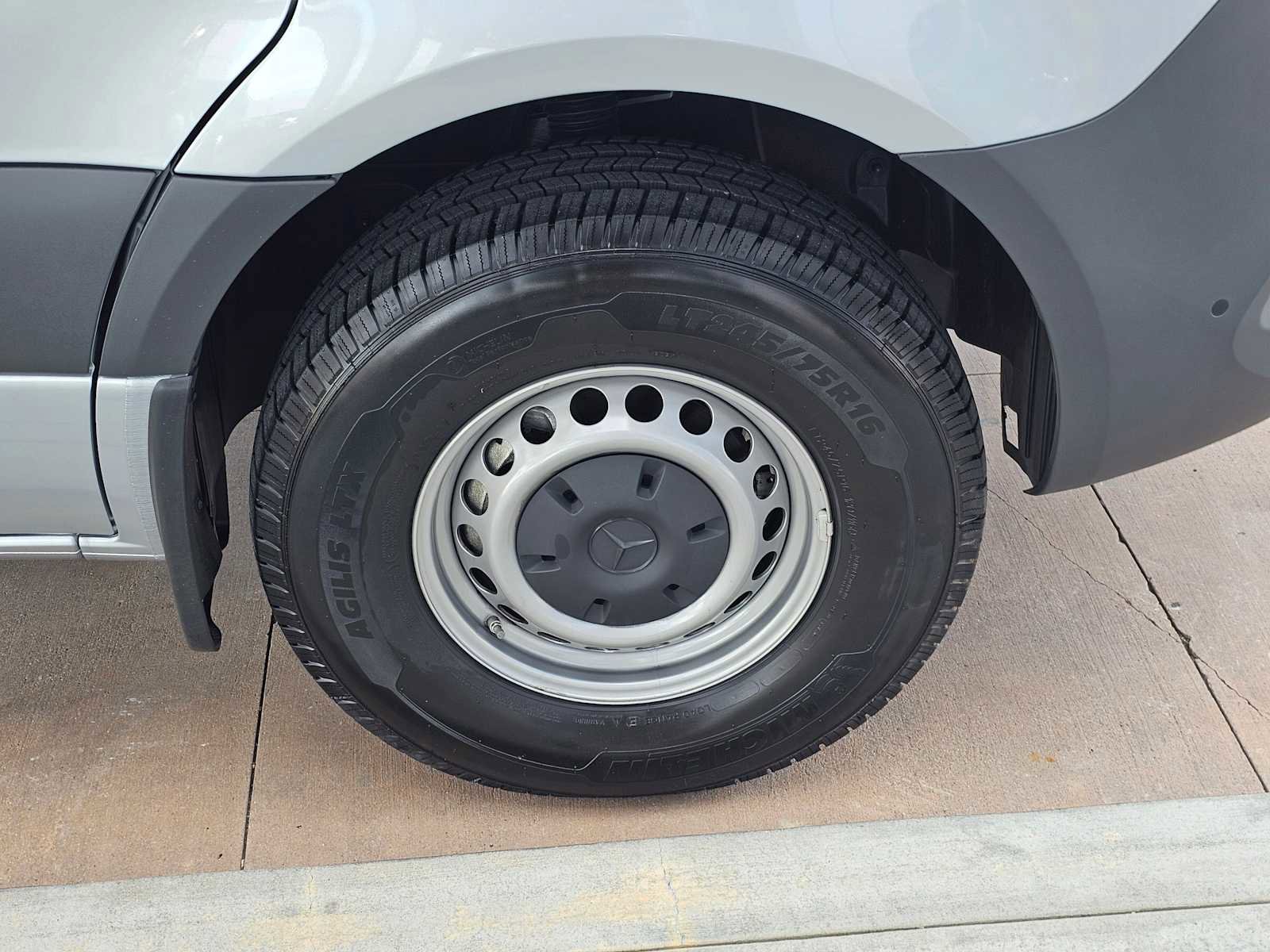 Used 2025 Mercedes-Benz Sprinter 2500 image 9