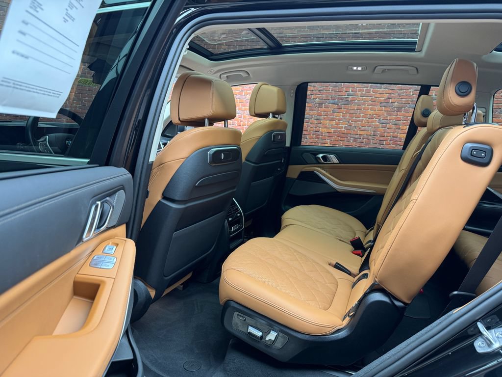 Used 2024 BMW X7 xDrive40i w/ Premium Package AWD/4WD image 24