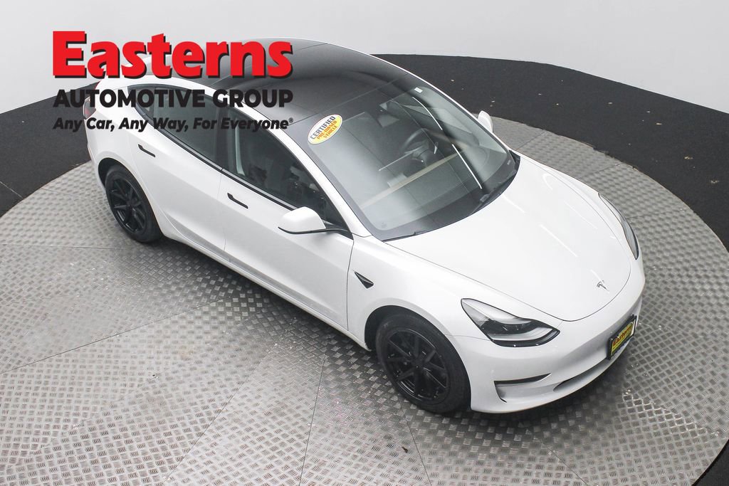 Used 2023 Tesla Model 3 Standard Range image 3