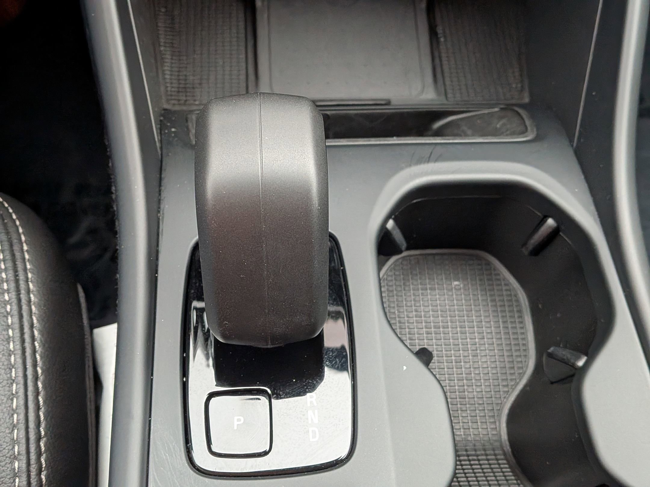 Used 2025 Volvo XC40 B5 Core image 30