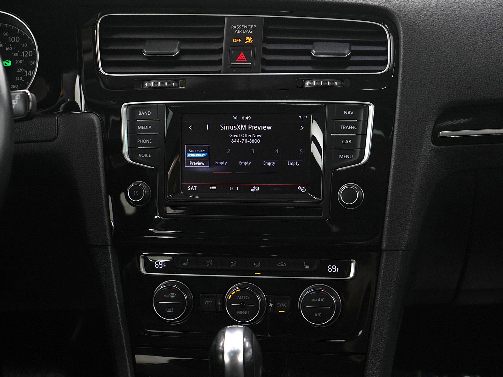 Used 2015 Volkswagen Golf TDI SEL w/ Lighting Package (SEL) image 16