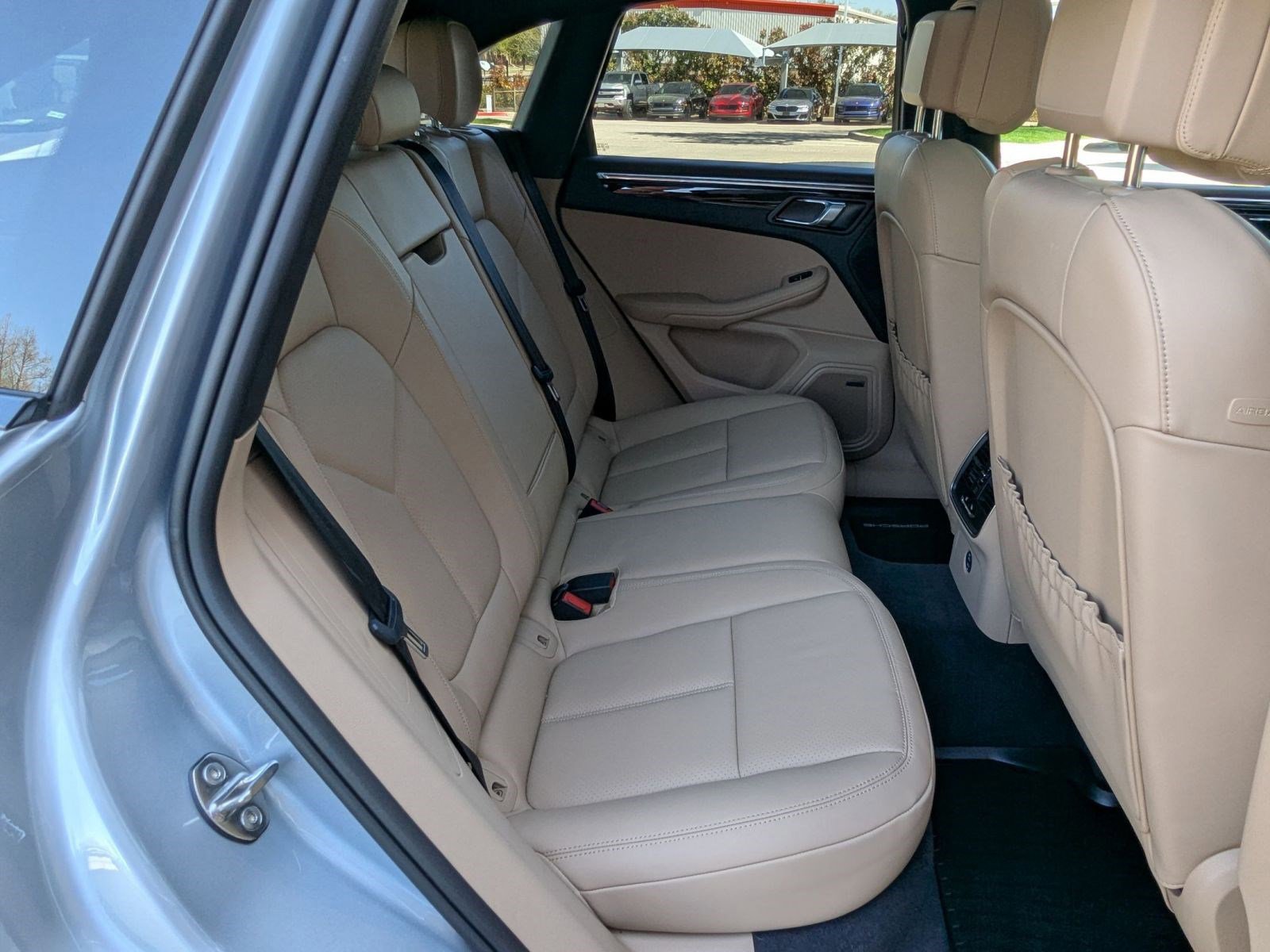 Certified 2025 Porsche Macan image 24