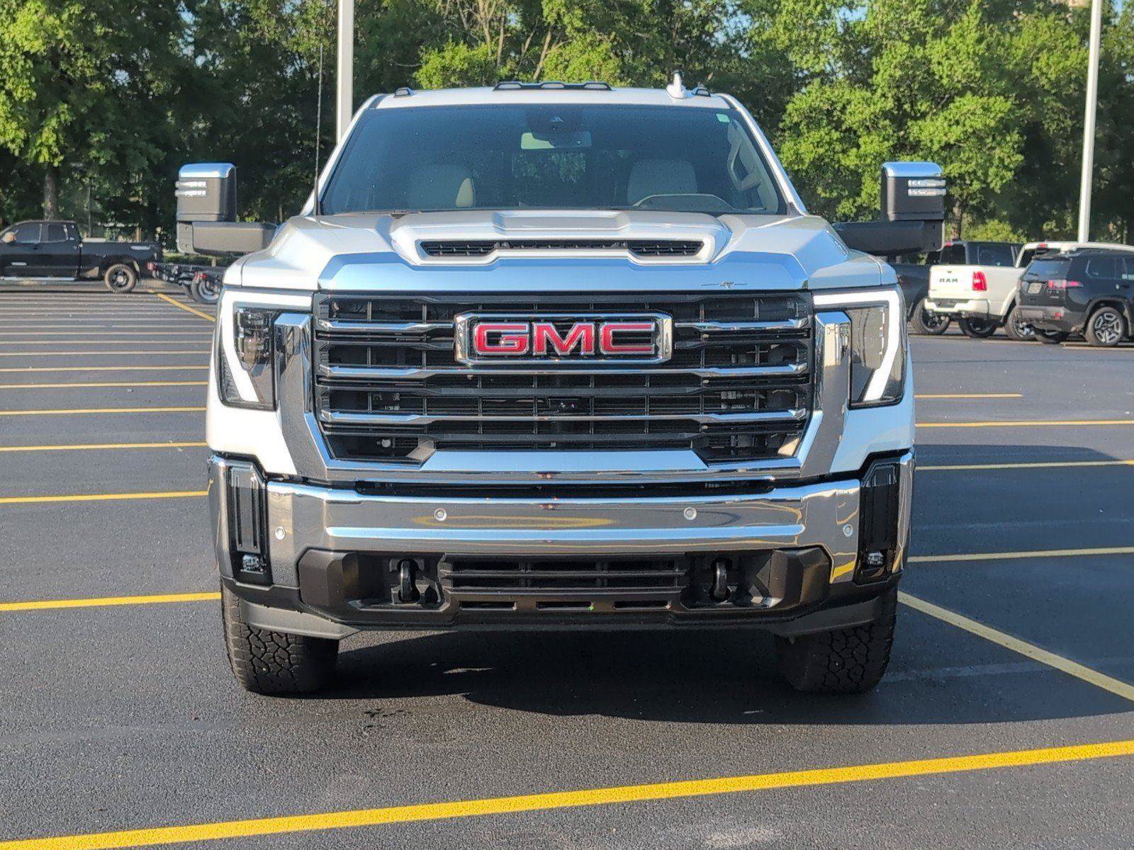 Used 2026 GMC Sierra 2500 SLT w/ SLT Premium Package AWD/4WD image 10