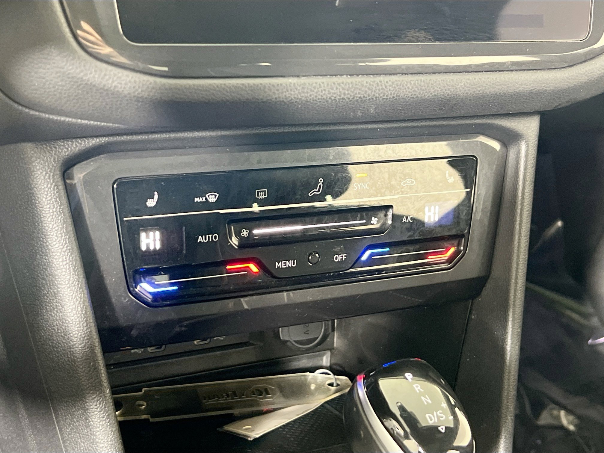 Used 2022 Volkswagen Tiguan SE R-Line image 15