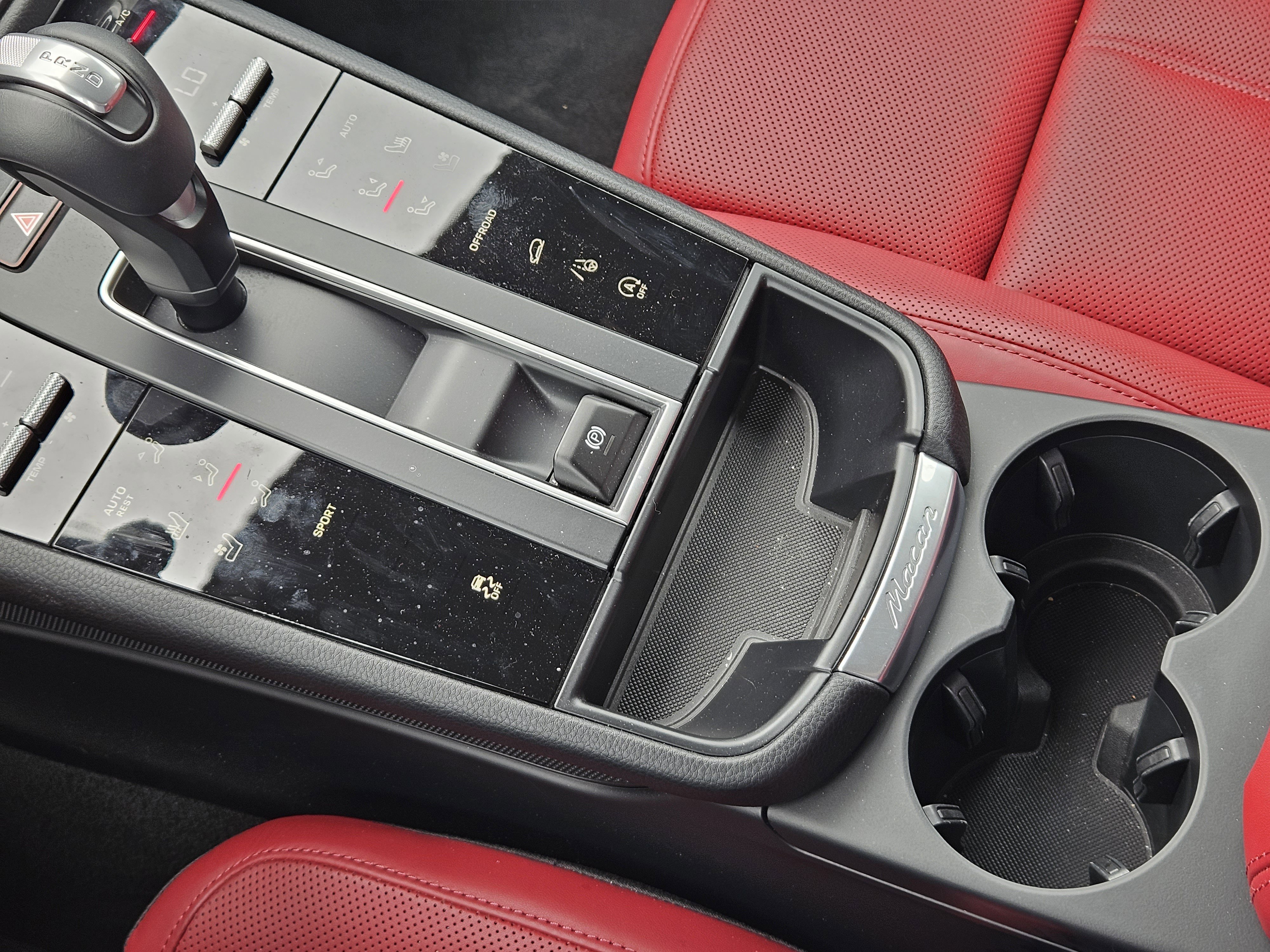 Certified 2026 Porsche Macan AWD/4WD image 20