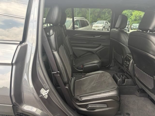 Used 2025 Jeep Grand Cherokee L Altitude RWD image 24
