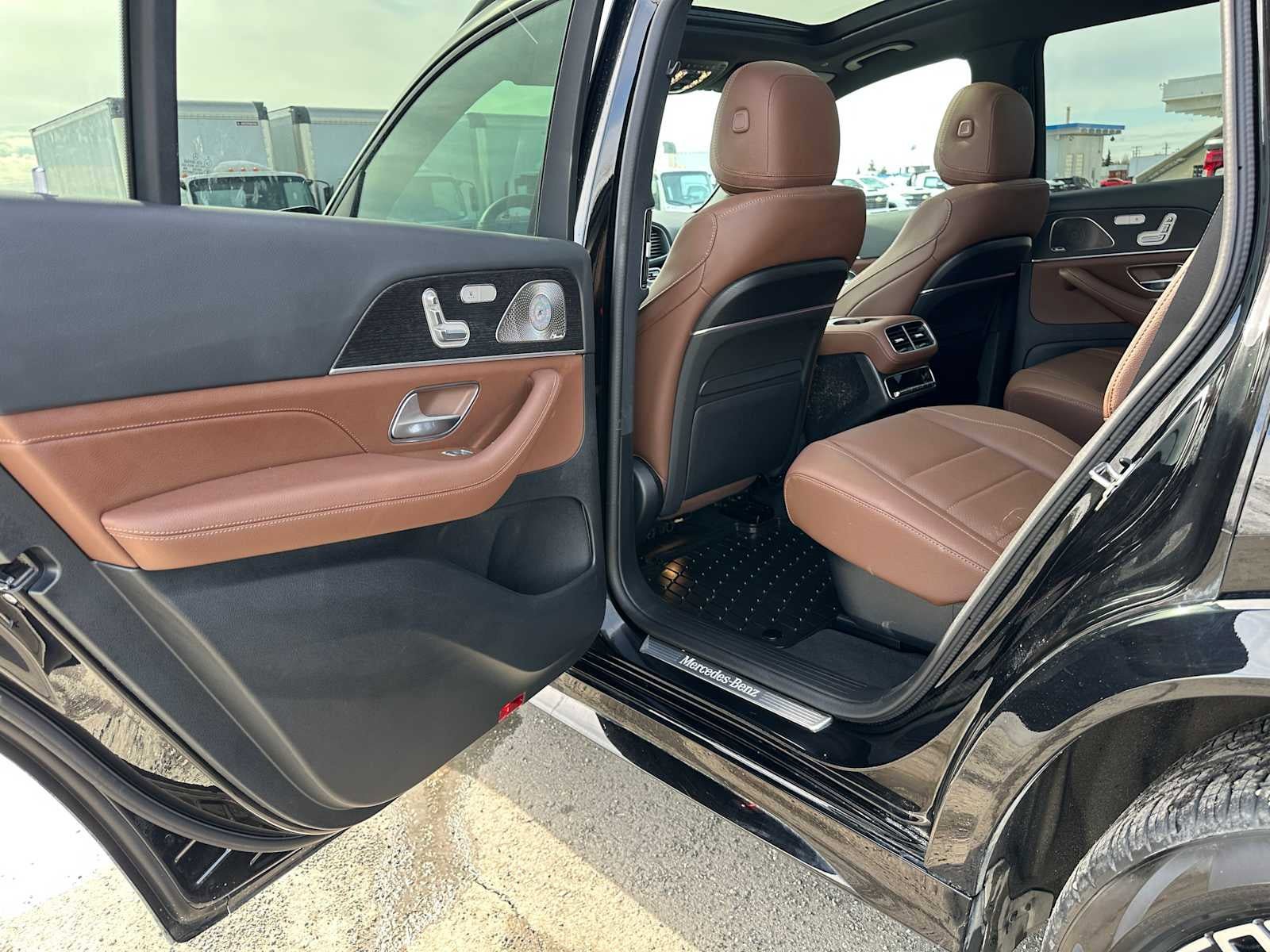 Used 2026 Mercedes-Benz GLS 450 4MATIC image 18