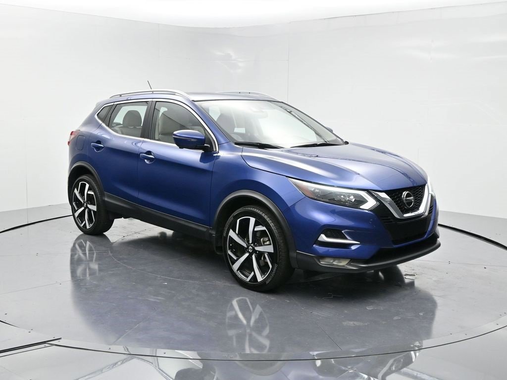 Used 2022 Nissan Rogue Sport SL w/ Premium Package image 2