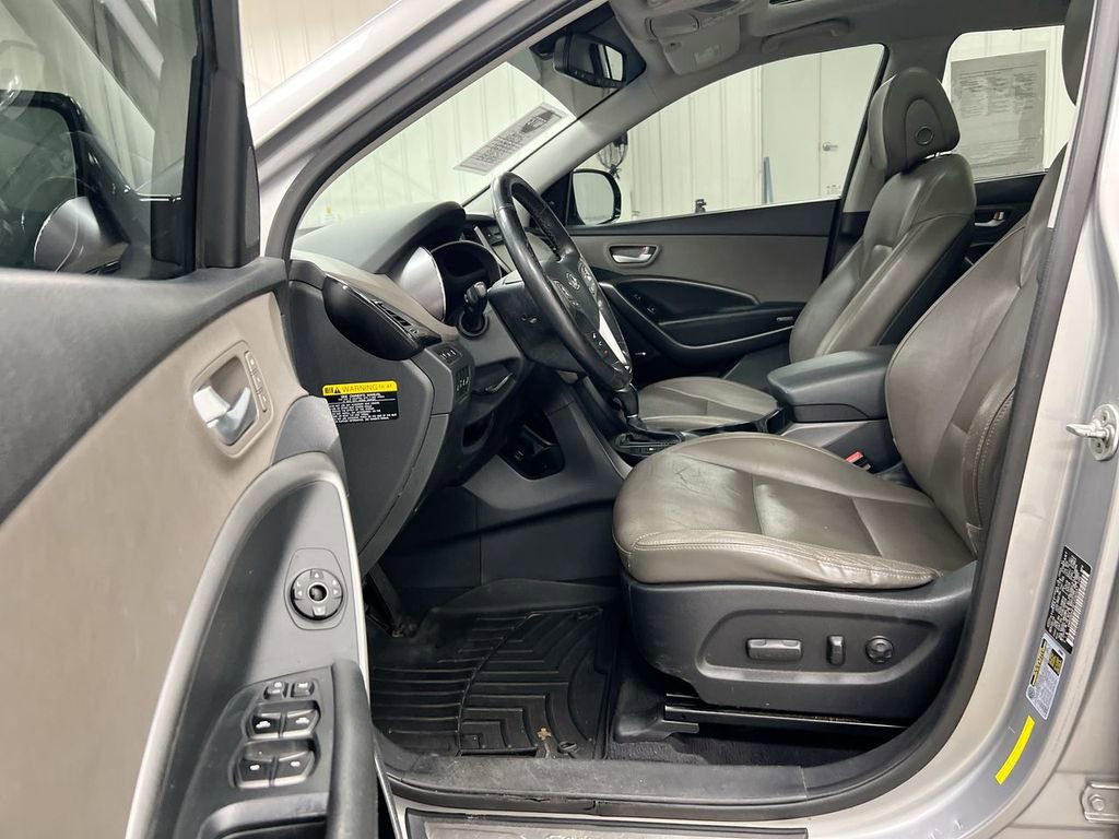Used 2015 Hyundai Santa Fe Limited w/ Option Group 04 AWD/4WD image 21