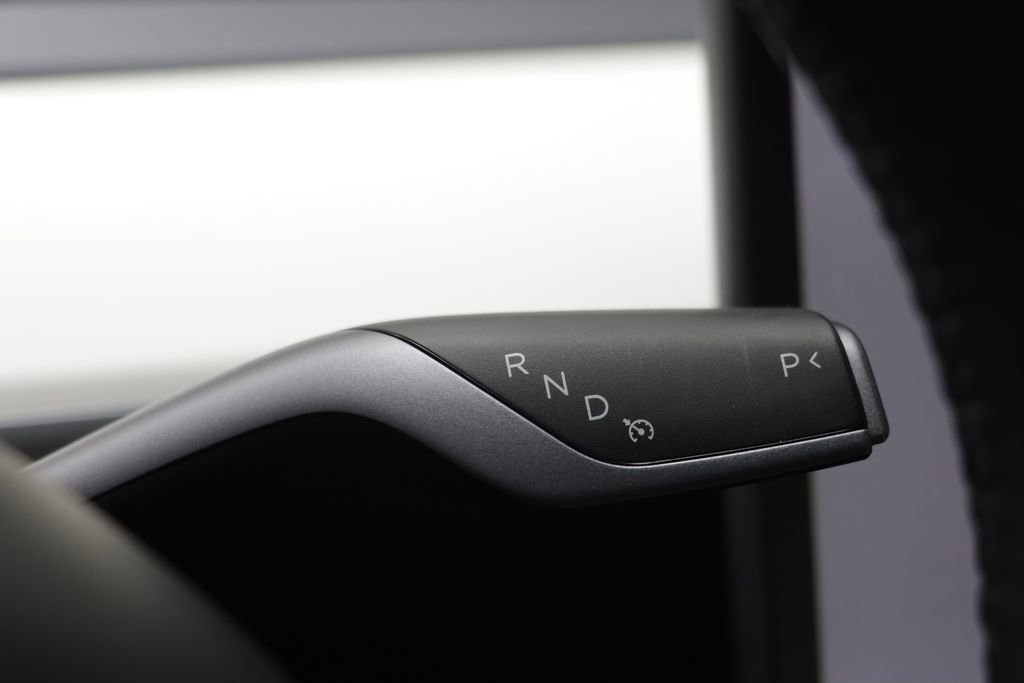 Used 2024 Tesla Model Y Performance AWD/4WD image 11