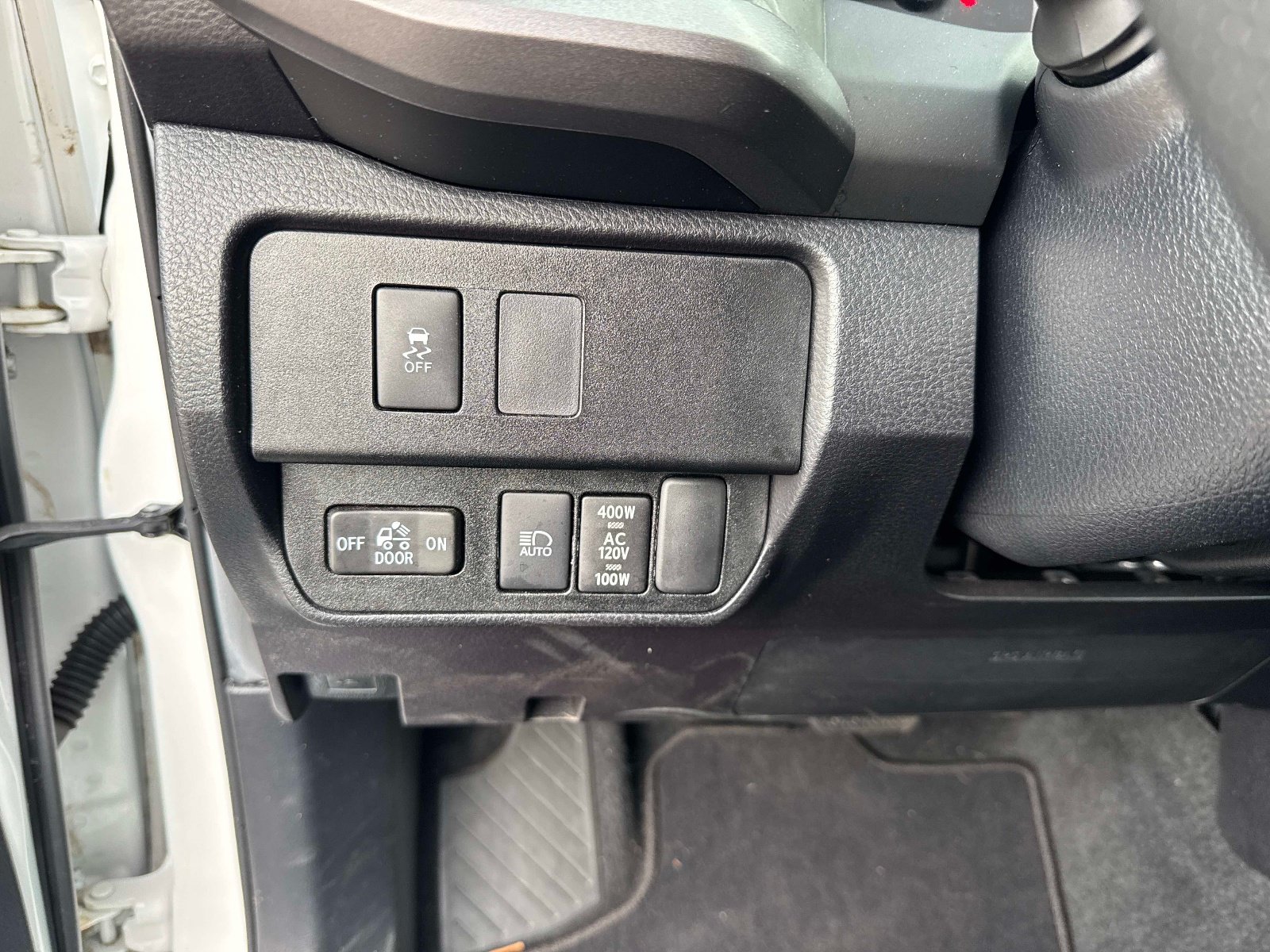 Used 2022 Toyota Tacoma TRD Off-Road w/ Technology Package AWD/4WD image 30
