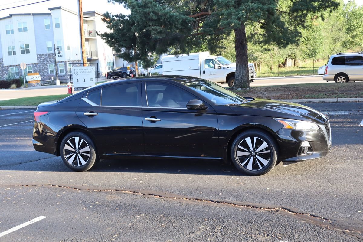 Used 2019 Nissan Altima 2.5 SV FWD image 2