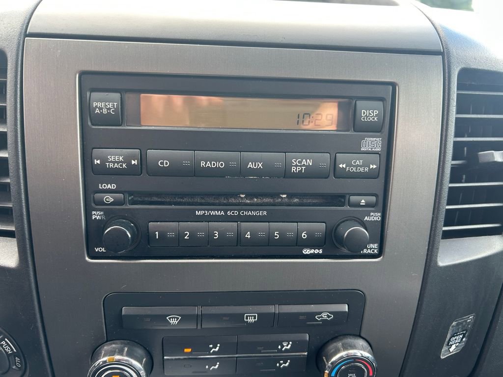 Used 2011 Nissan Titan SV w/ SV Value Truck Pkg AWD/4WD image 18