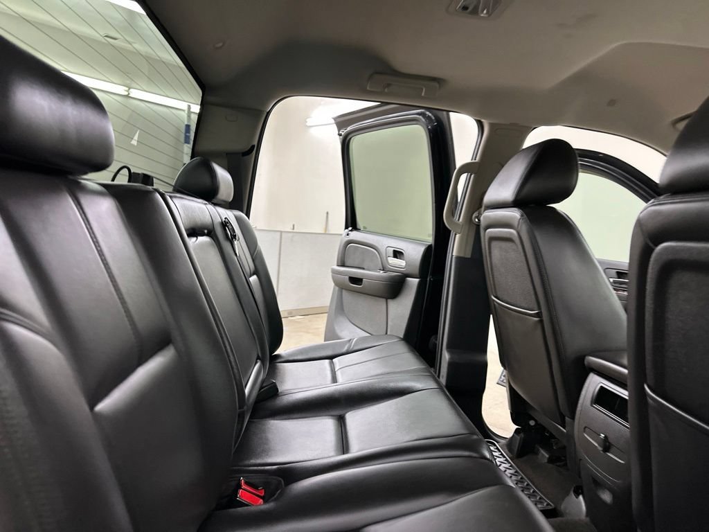 Used 2011 Chevrolet Silverado 1500 LTZ AWD/4WD image 31
