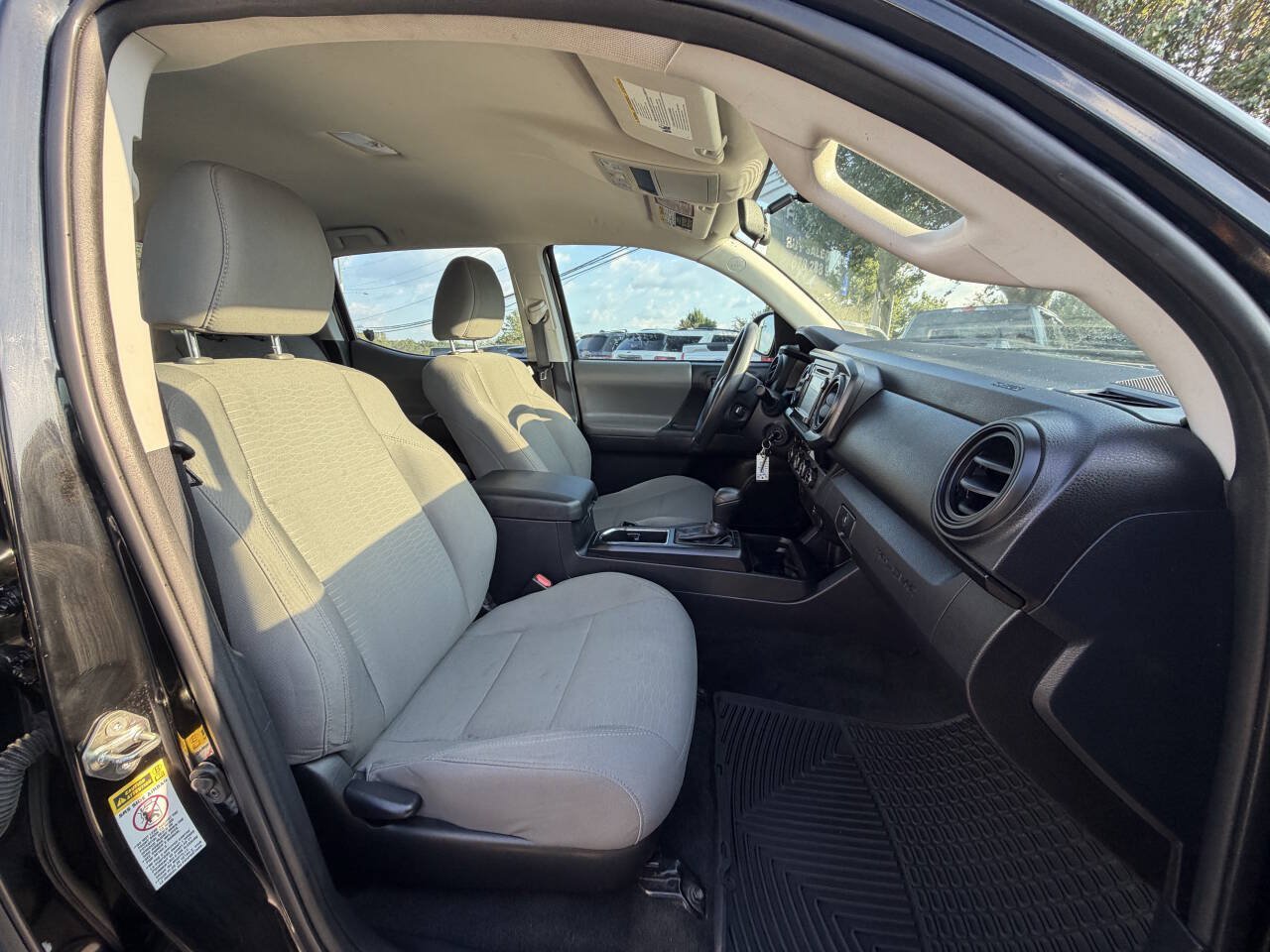 Used 2016 Toyota Tacoma SR w/ Towing Package AWD/4WD image 8