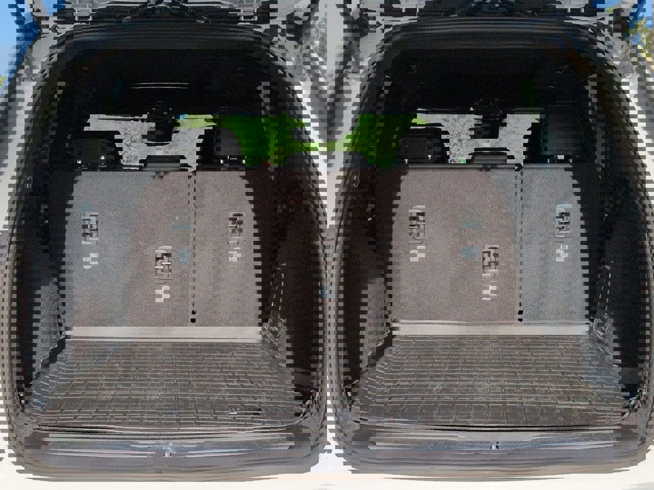 Certified 2022 Jeep Grand Cherokee Overland image 12