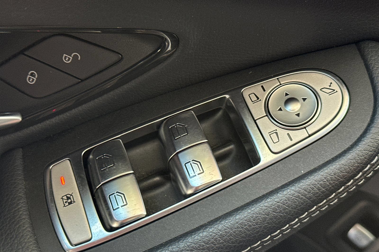 Certified 2021 Mercedes-Benz C 300 Sedan w/ Parking Assistance Package image 14
