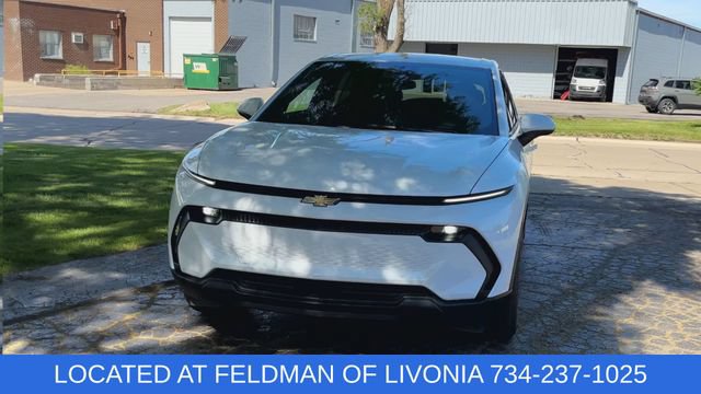 Used 2026 Chevrolet Equinox EV LT FWD image 3