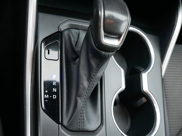 Used 2020 Toyota Highlander LE image 24