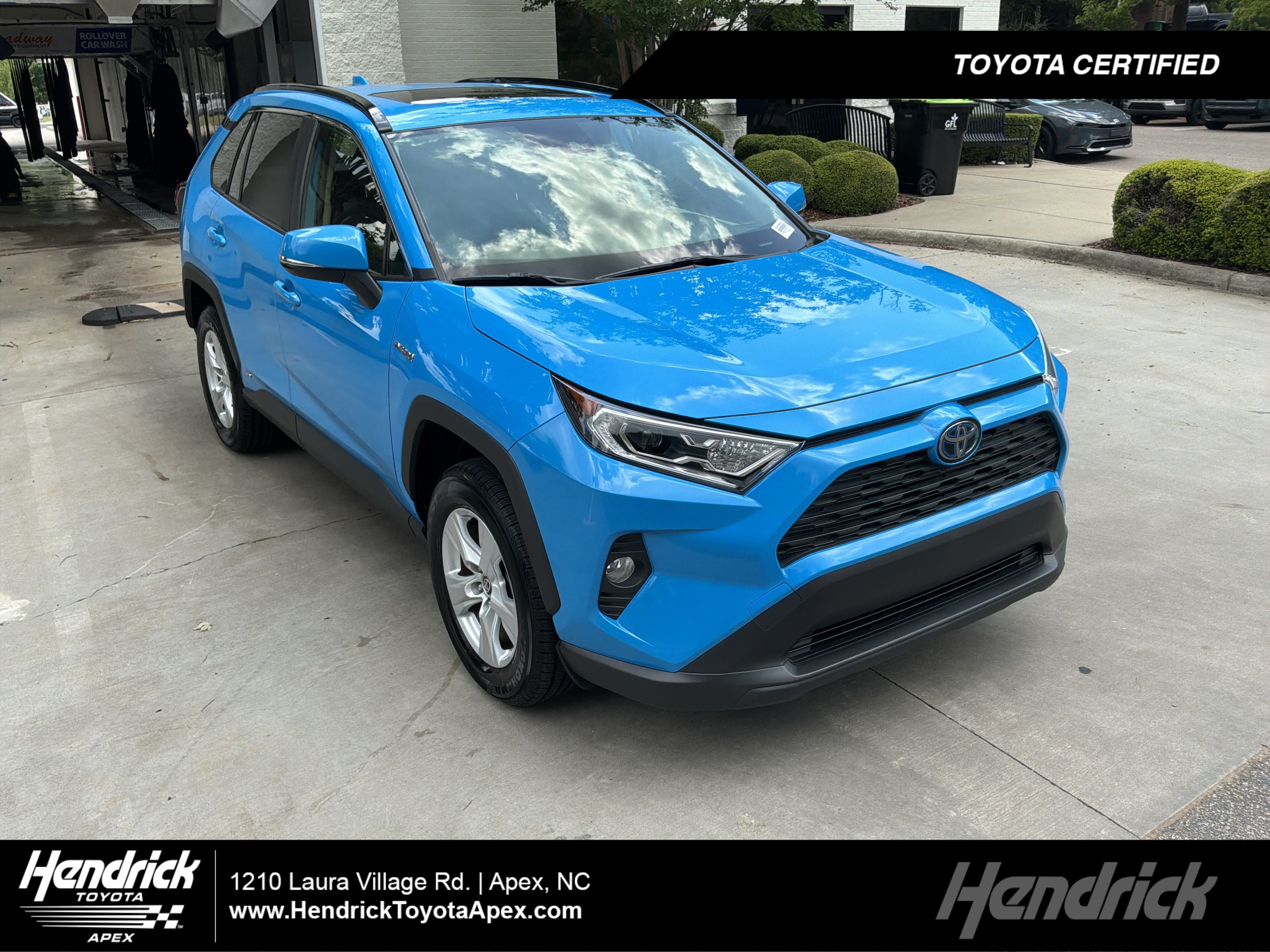 Used 2020 Toyota RAV4 XLE w/ Convenience Package AWD/4WD image 1