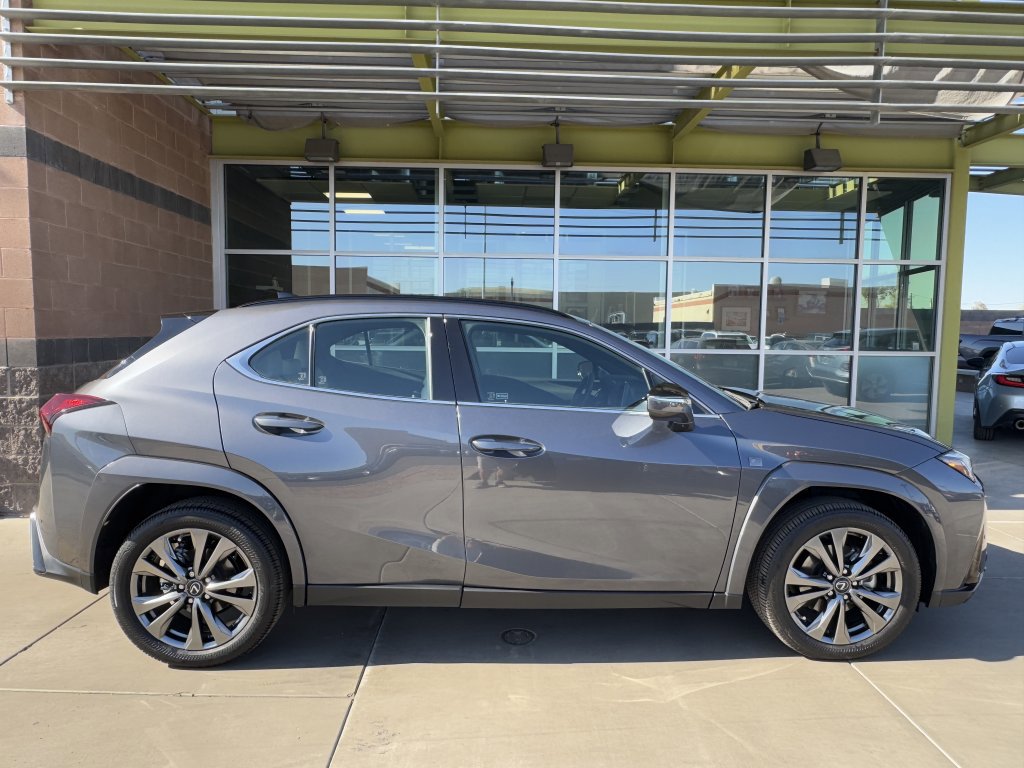 Used 2024 Lexus UX 250h F Sport image 9